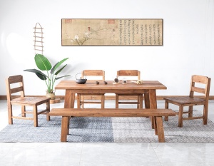 **老榆木茶几与旧门板打造的禅意茶台：时光流转间的茶禅一味**